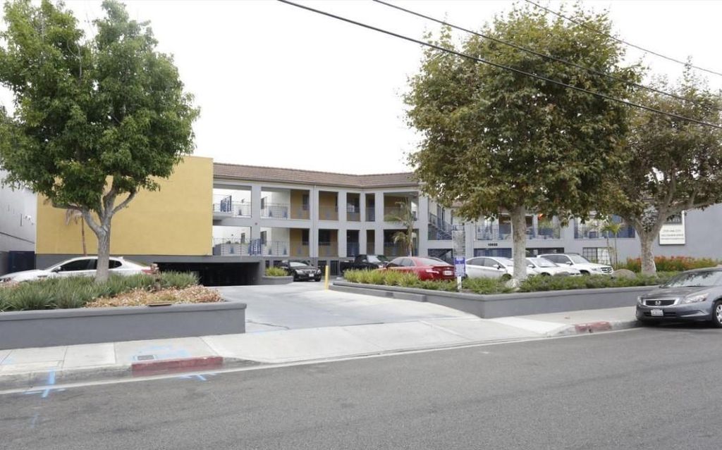 Chadron Apts Hawthorne, CA Trulia