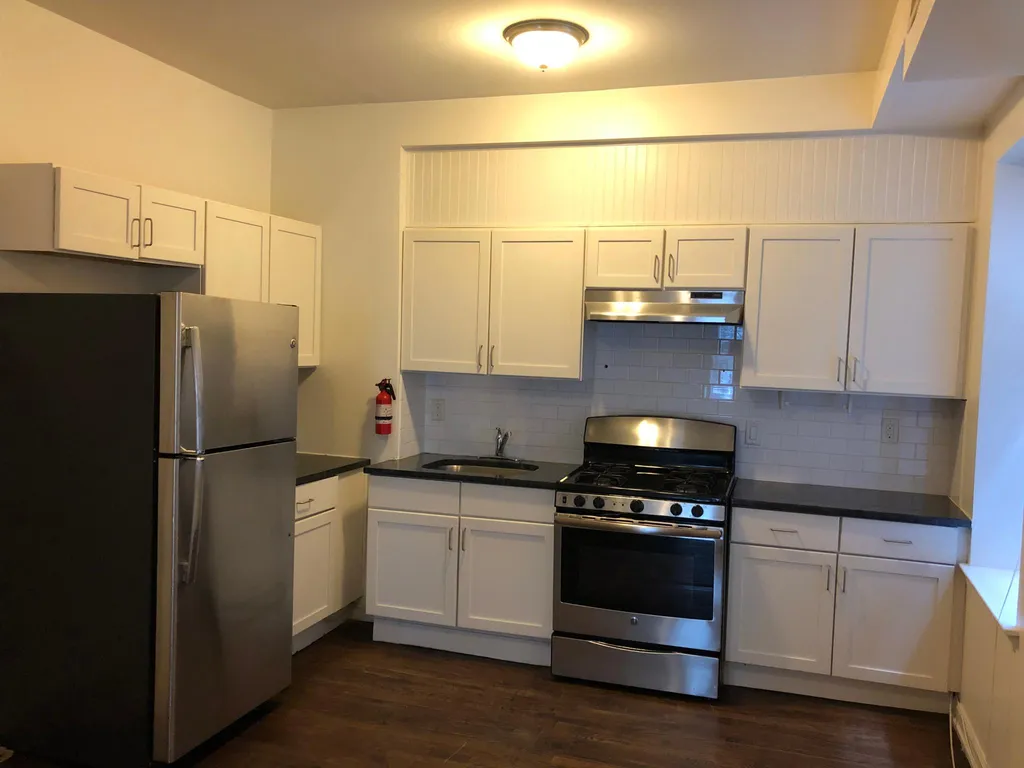 211 Summer Ave #7 — photo 2 of 5