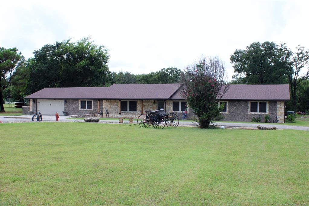 4202 E Hedges Rd, Ardmore, OK 73401