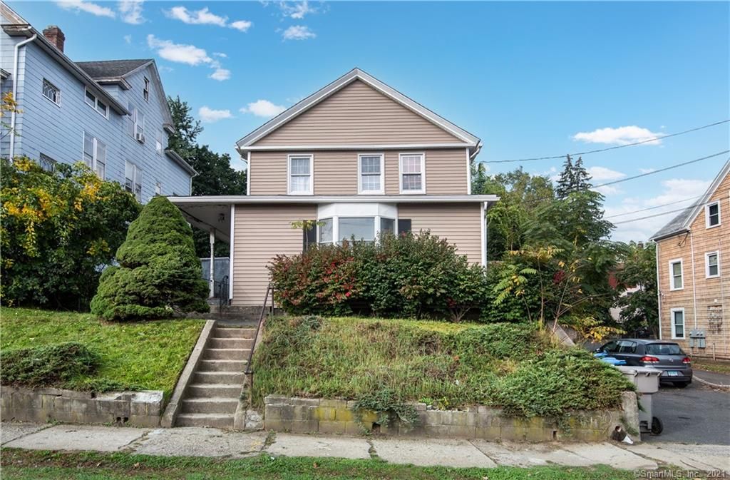 15 West St, Bristol, CT 06010