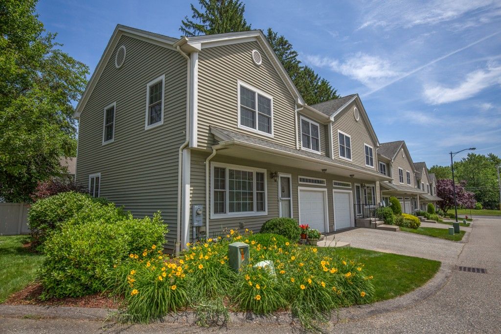 22 Gerard Ln 22, Chicopee, MA 3 Bed, 3 Bath Condo 26 Photos Trulia