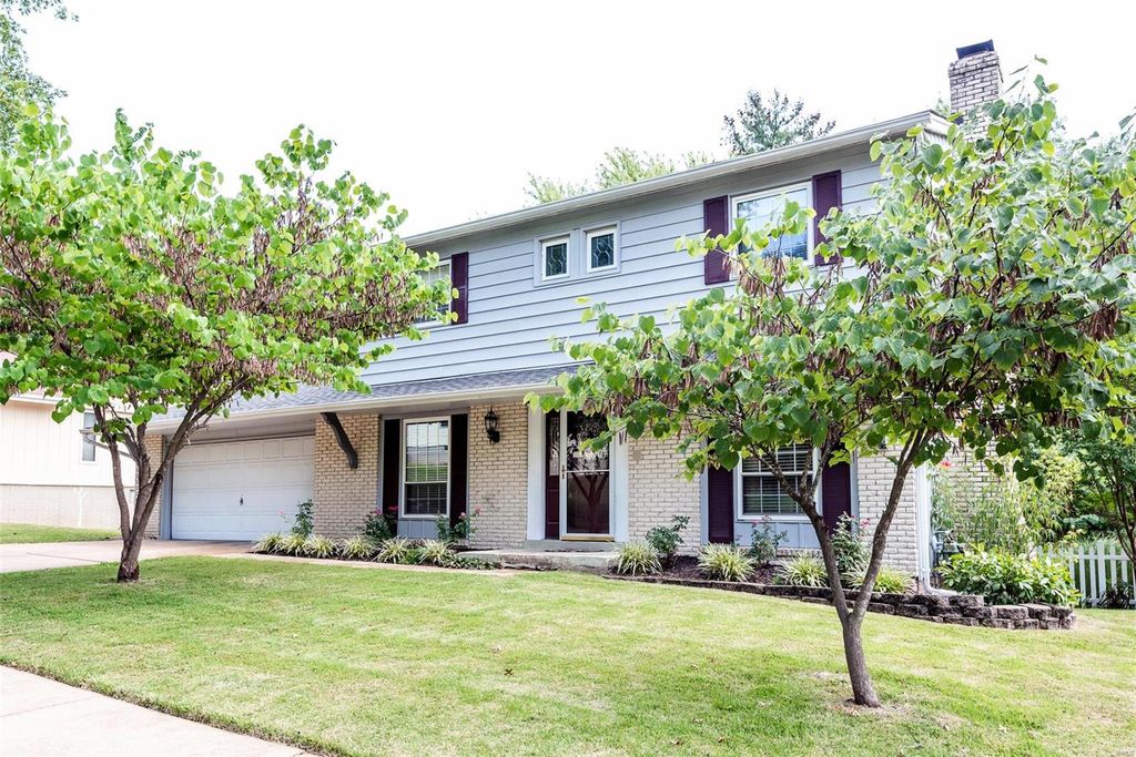 4756 Laketon Ct, Saint Louis, MO 63128
