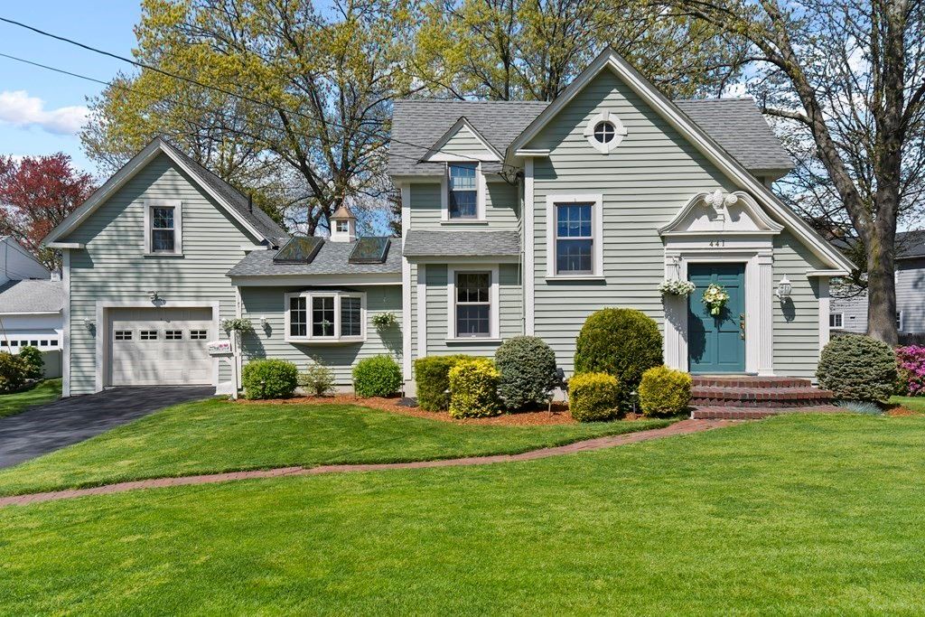 441 Pine St, Lowell, MA 01851