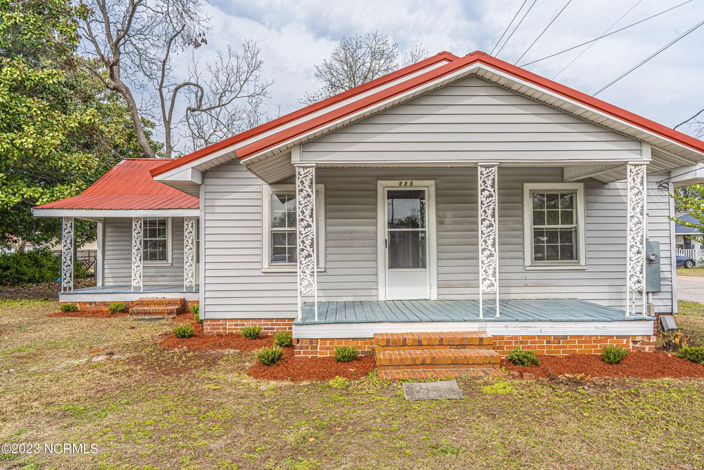 223 E Blue Street, Saint Pauls, NC 28384 Trulia