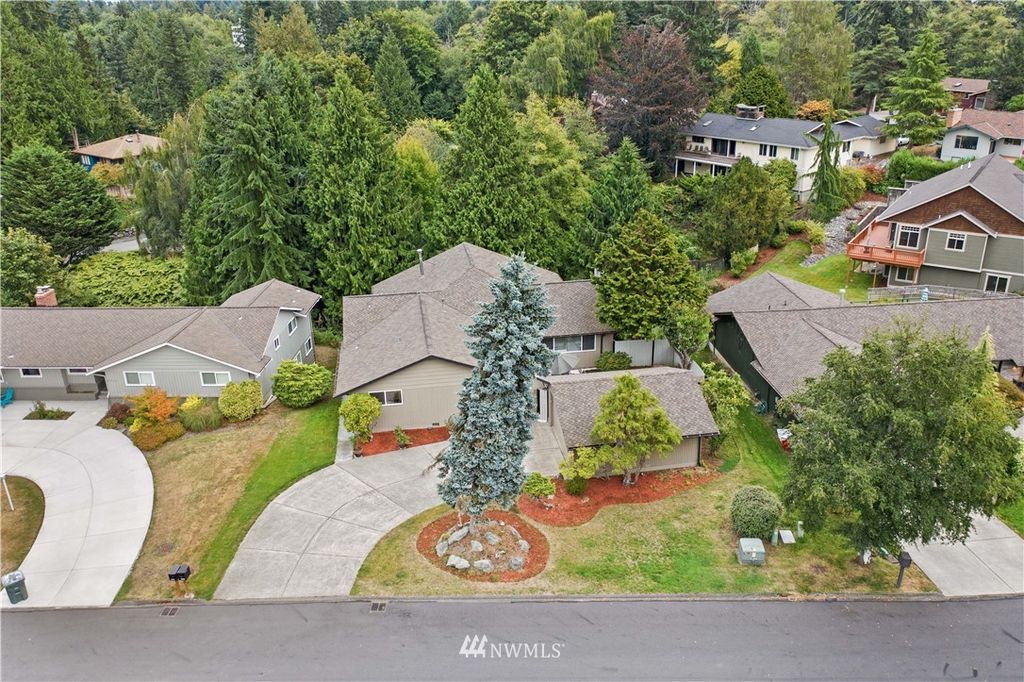 4717 W Glenhaven Dr, Everett, WA 98203