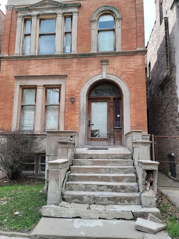 4910 S Washington Park Ct, Chicago, IL 60615