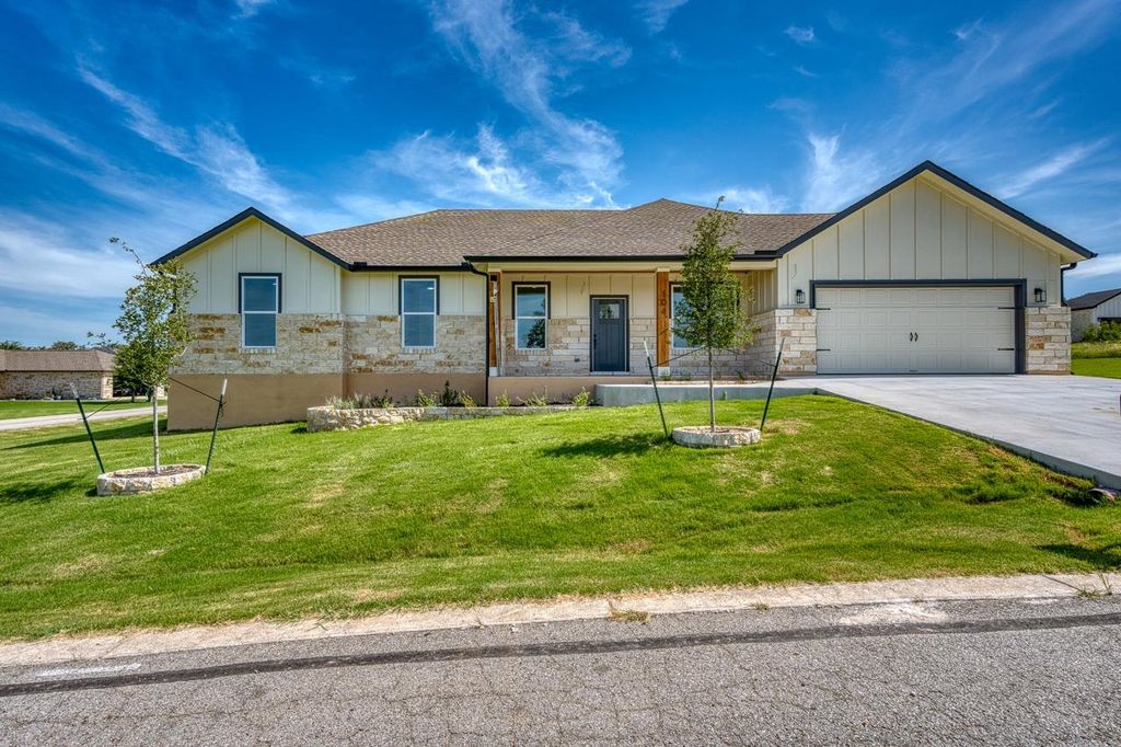 101 Olympia Hills Court, Kingsland, TX 78639