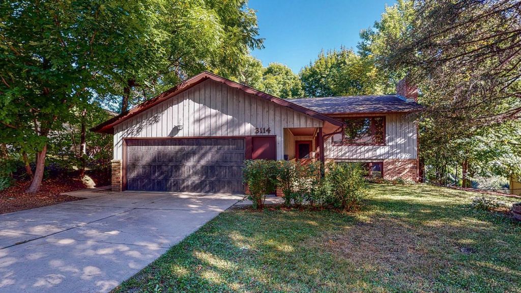3114 Knoll Ln NW, Rochester, MN 55901