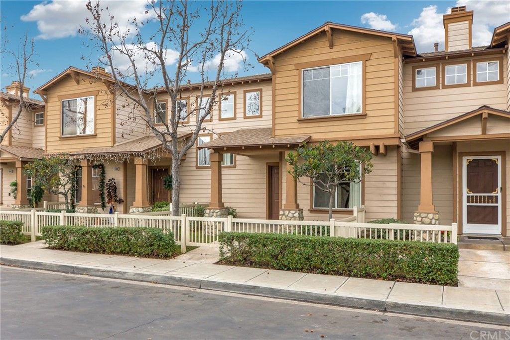 1020 E Chestnut St, Anaheim, CA 92805