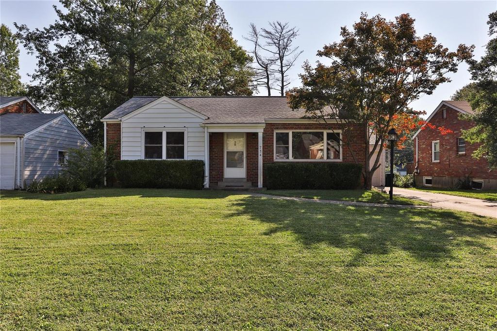 724 Colebrook Dr, Saint Louis, MO 63119