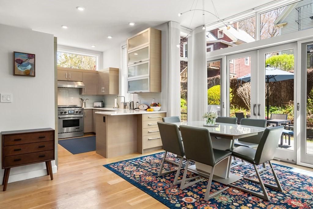 136-138 Banks St, Cambridge, MA 02138