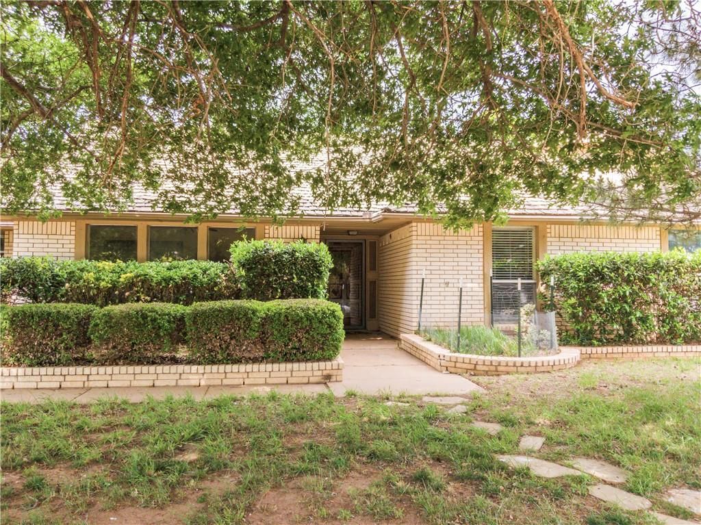 2402 Seminole Cir, Altus, OK 73521