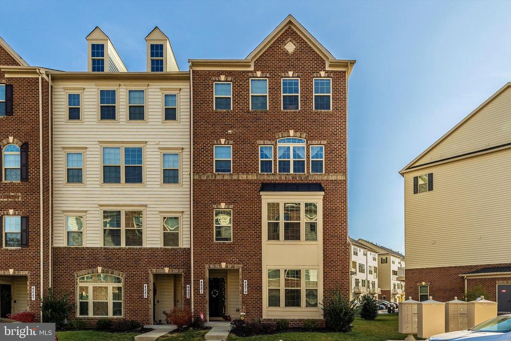 4879 Hiteshow Dr, Frederick, MD 21703