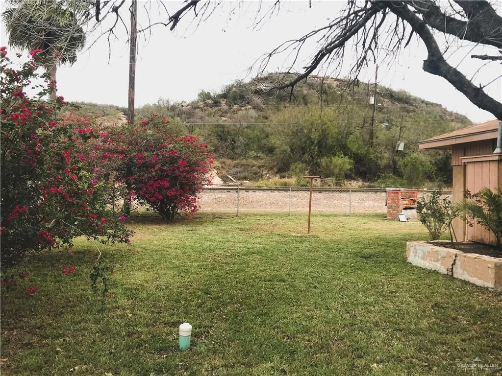 19 Santa Cruz Rd, Rio Grande City, TX 78582