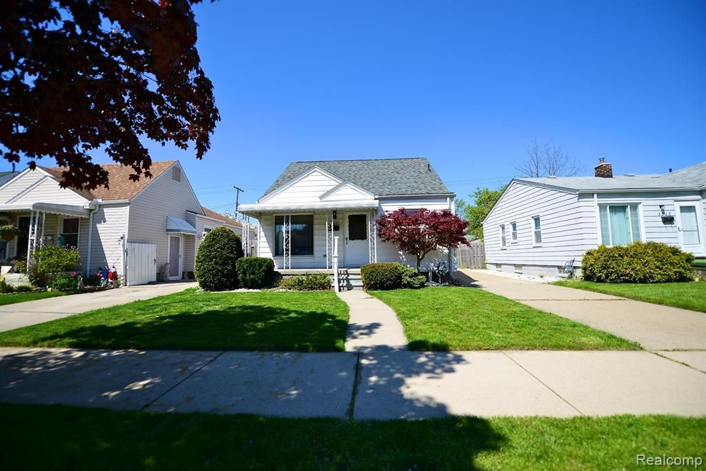 3836 21st St, Wyandotte, MI 3 Bed, 1 Bath SingleFamily Home 18