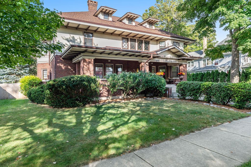 47 Orchard Pl, Battle Creek, MI 49017