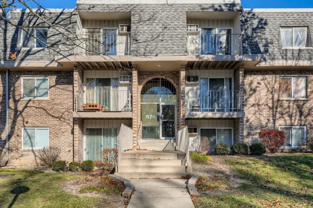 974 Crabapple Dr #307, Prospect Heights, IL 60070