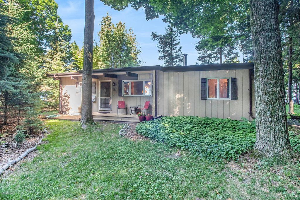 10755 Old Freesoil Rd, Manistee, MI 49660 Trulia