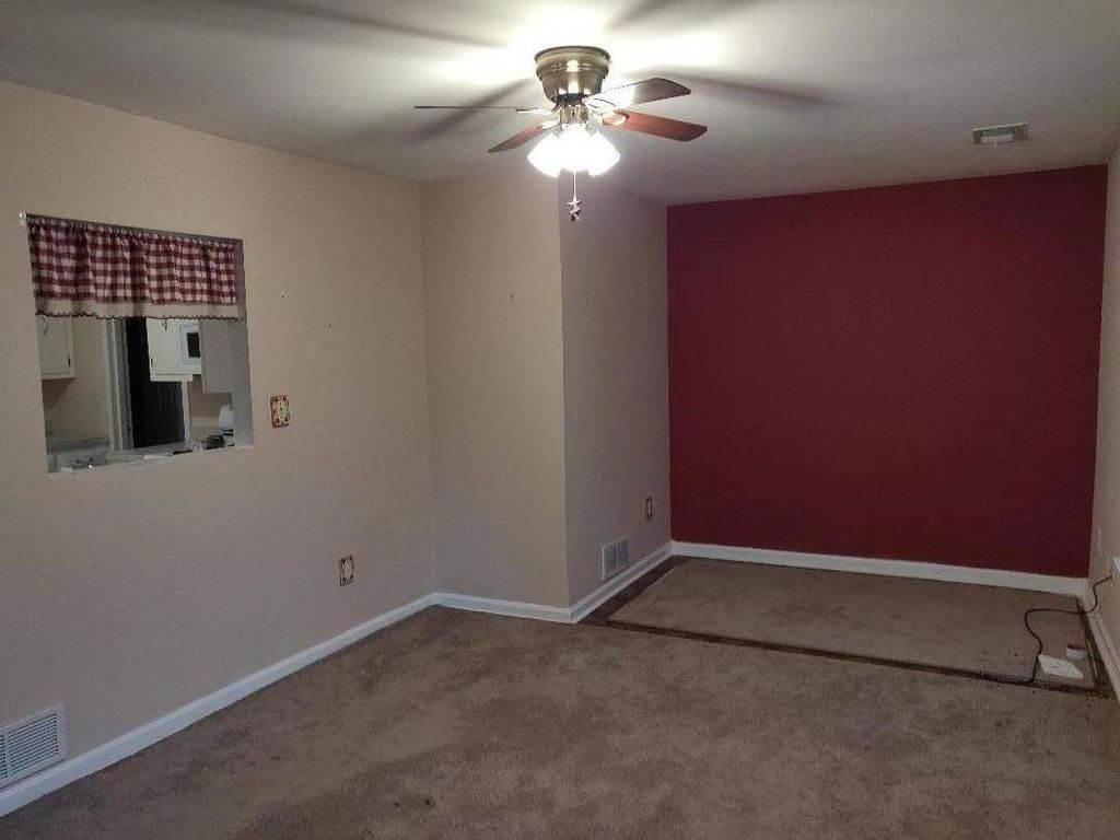 130 Oakmont Rd, Clementon, NJ 08021