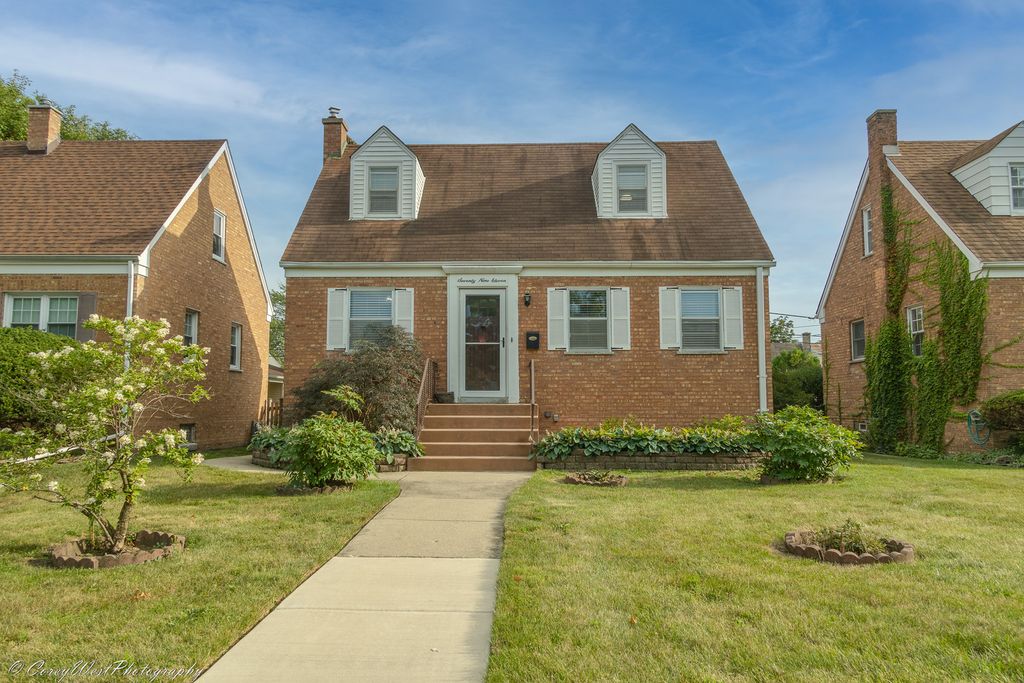 7911 W Metropole St, Elmwood Park, IL 60707
