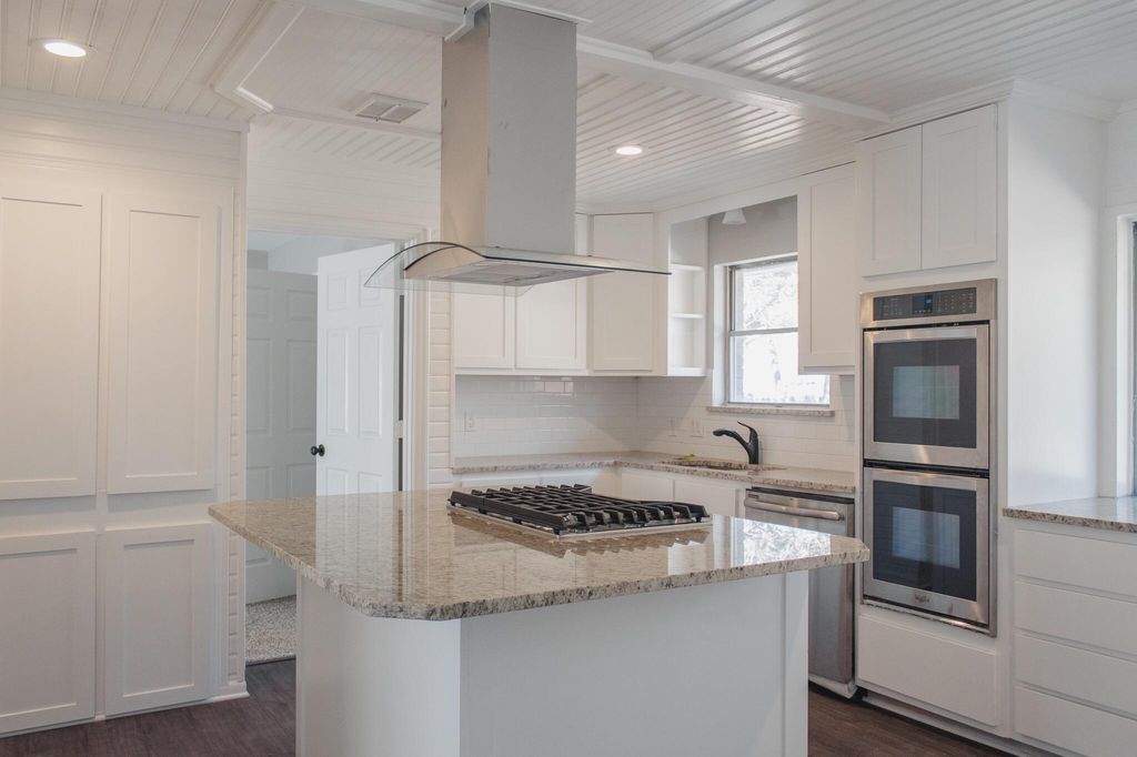 331 W Cherry St, Duncanville, TX 75116