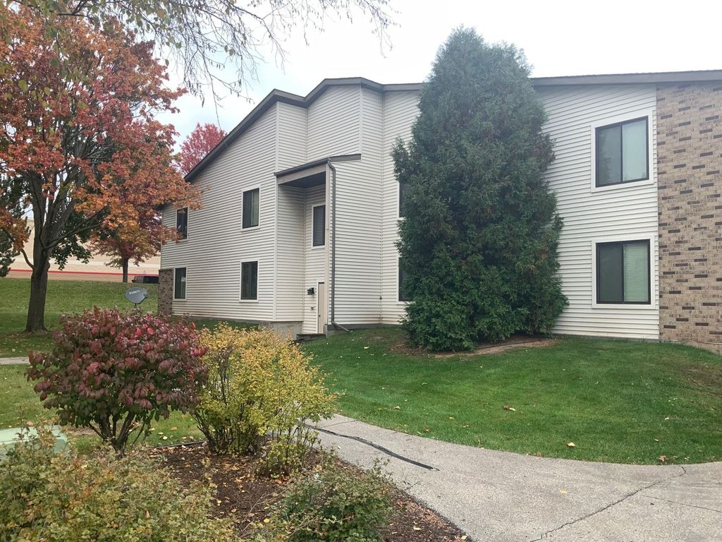 988-1014 Willard Dr #1008-09, Green Bay, WI 54304
