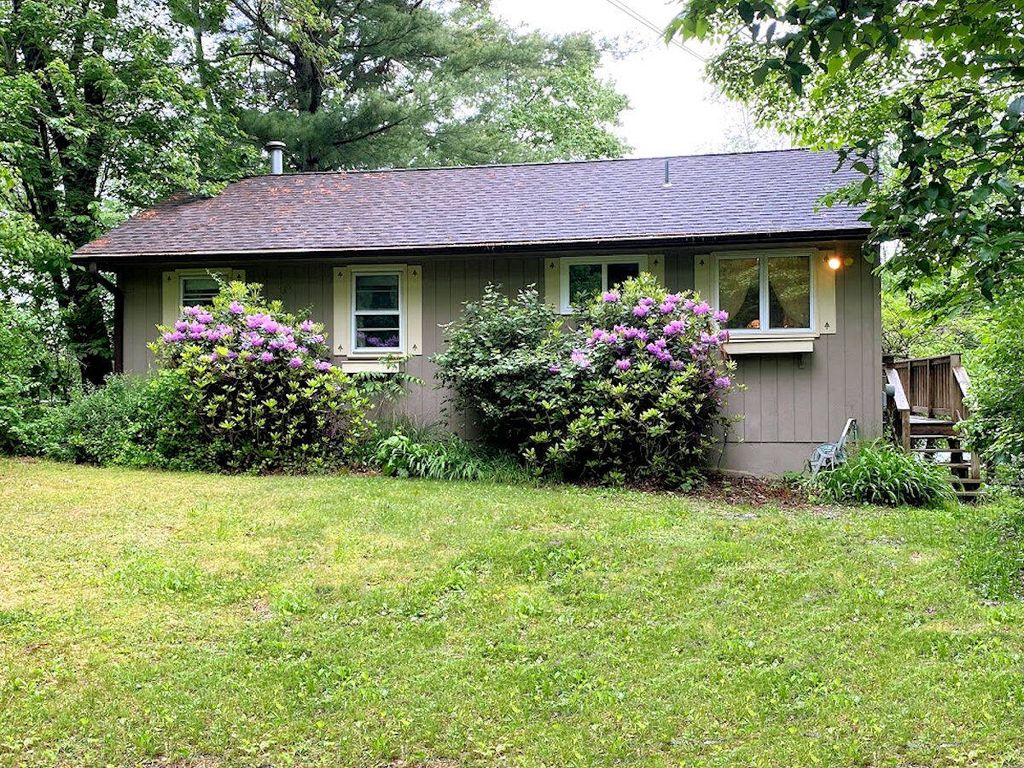 1088 Lake View Rd, Copake, NY 12516