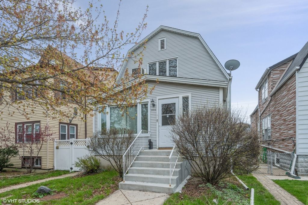 5025 W Winona St, Chicago, IL 60630