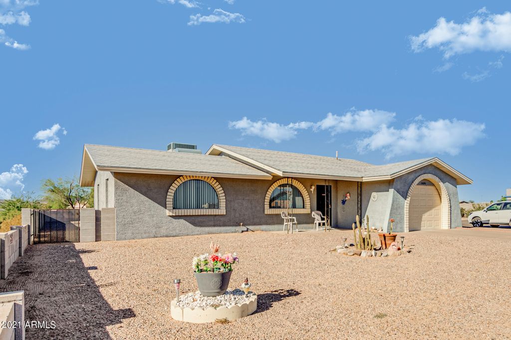 10090 W Wenden Dr, Arizona City, AZ 85123