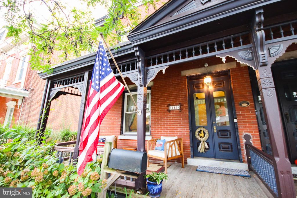 321 Gay St, Phoenixville, PA 19460