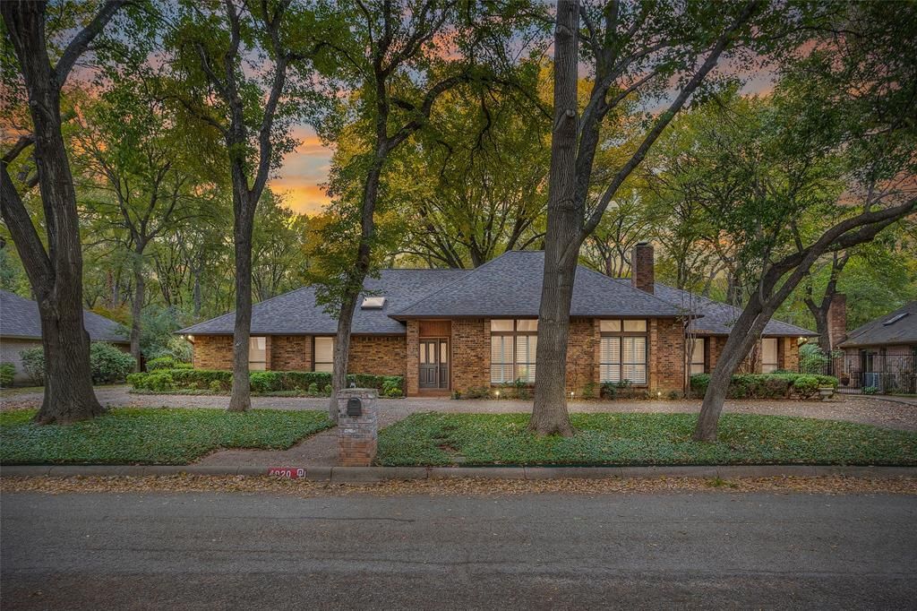 4920 Riverbend Dr, Fort Worth, TX 76109