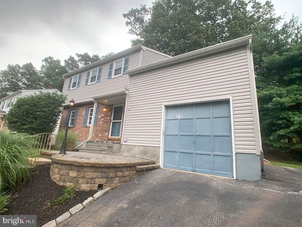 49 Winding Way, Upper Chichester, PA 19061