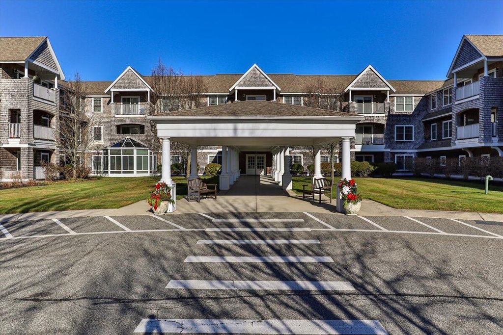 110 Dillingham Avenue UNIT 213, Falmouth, MA 02540