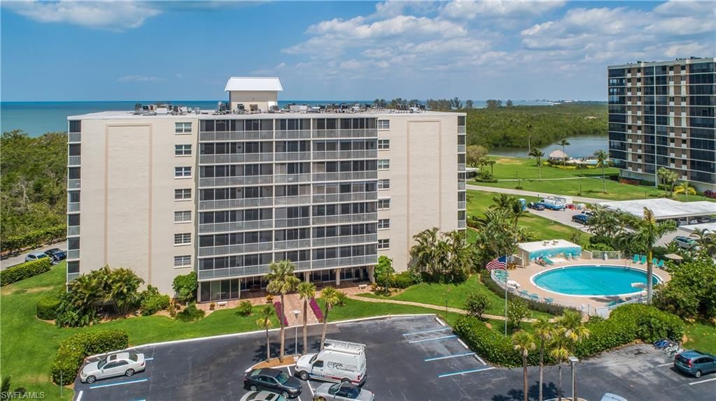 5 Bluebill Ave #303, Naples, FL 34108