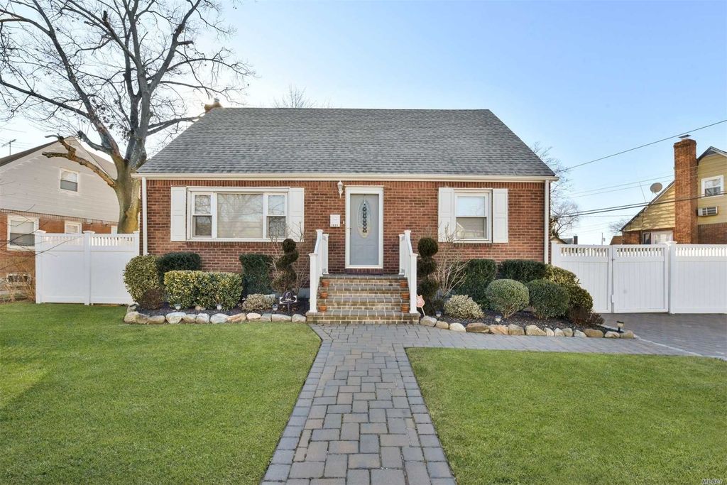 1031 Glen Dr, Franklin Square, NY 11010 Trulia