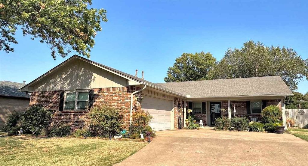 1701 Yale Ave, Ponca City, OK 74604