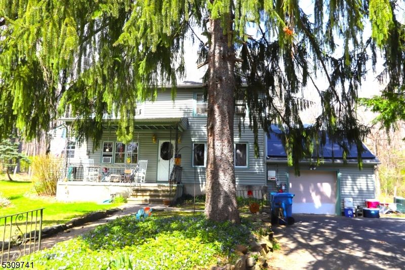 46 Snydertown Rd, Hopewell, NJ 08525