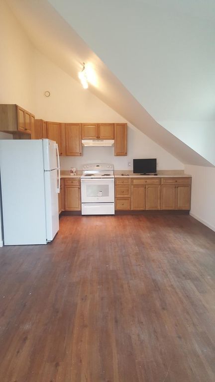 499 Newhall St, Hamden, CT 06517