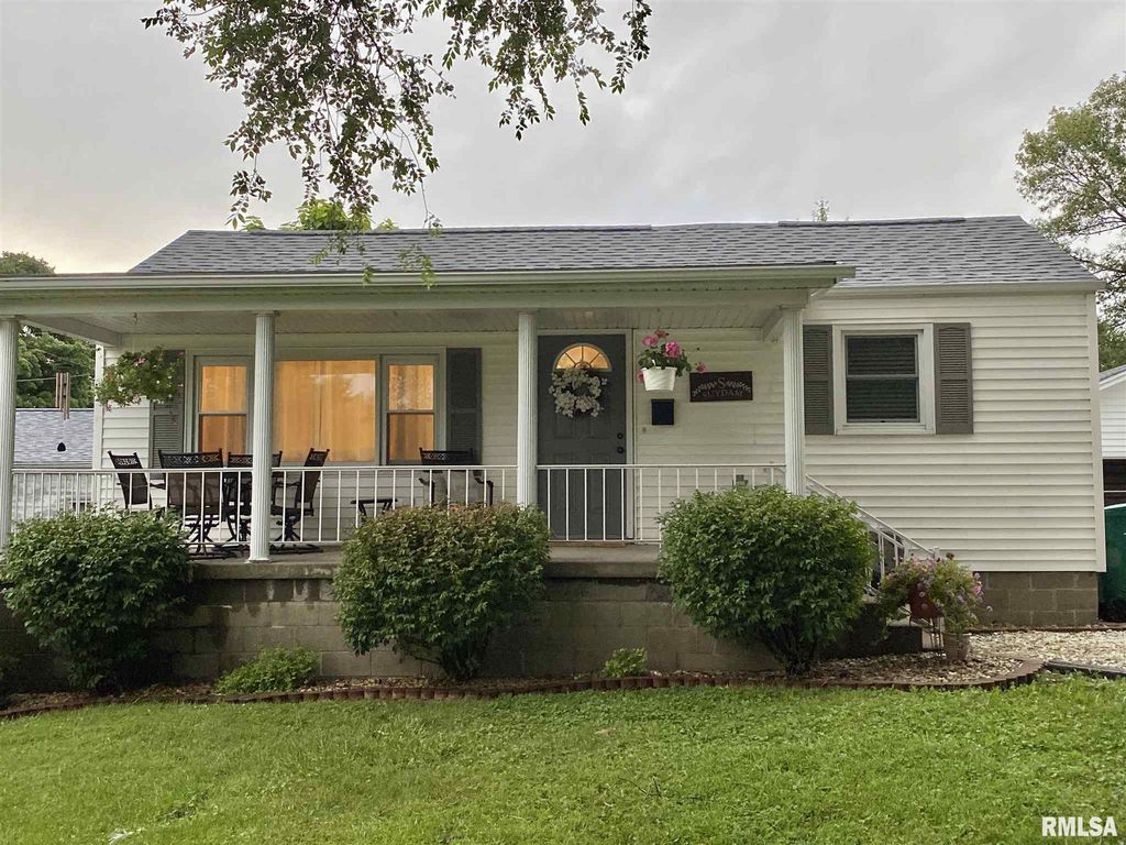 329 E Vine St, Farmington, IL 61531 Trulia