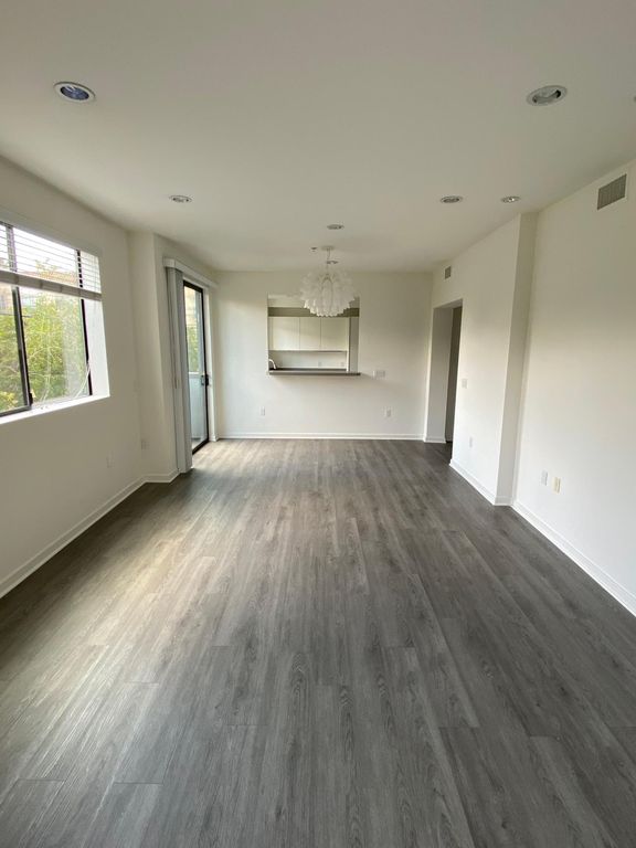 858 S Bedford St #103, Los Angeles, CA 90035