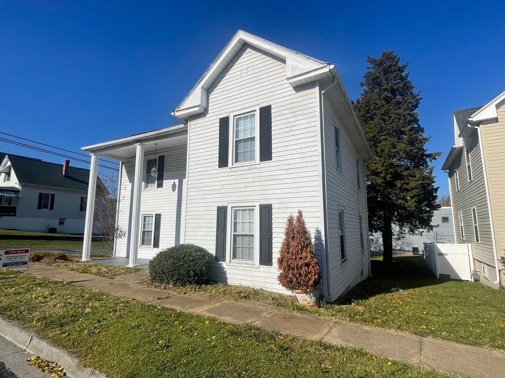 236 W Cleveland Ave, Vinton, VA 24179