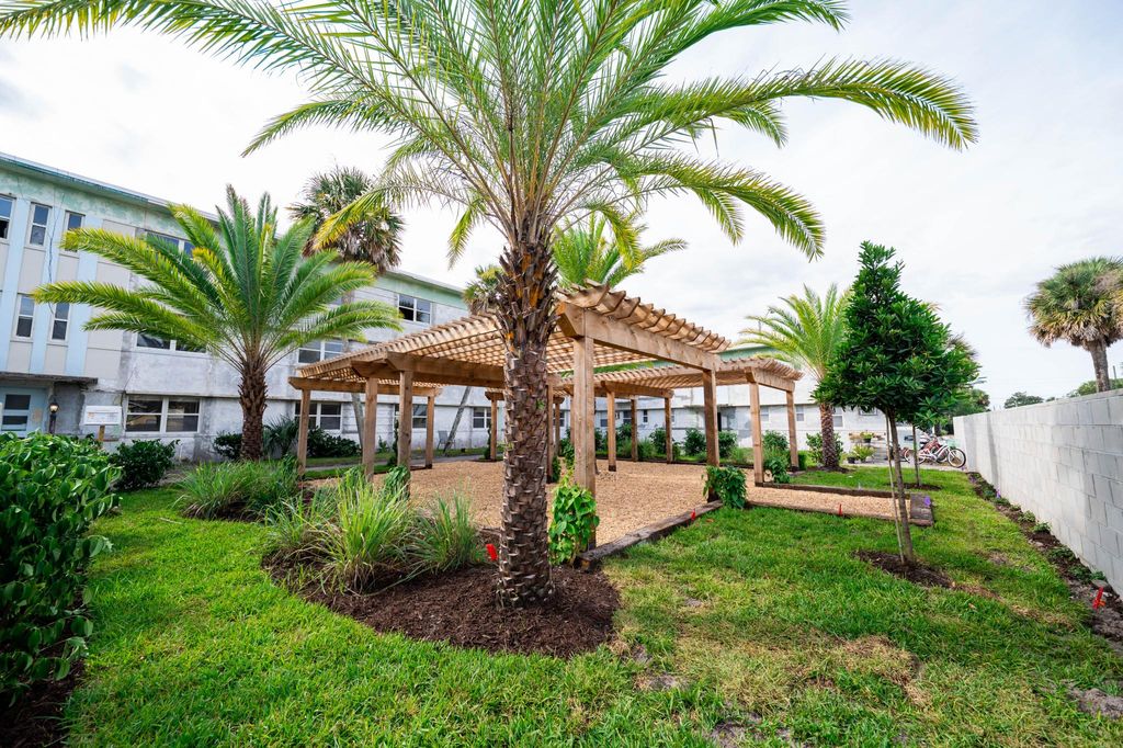 220 5th Ave S #1, Jacksonville Beach, FL 32250