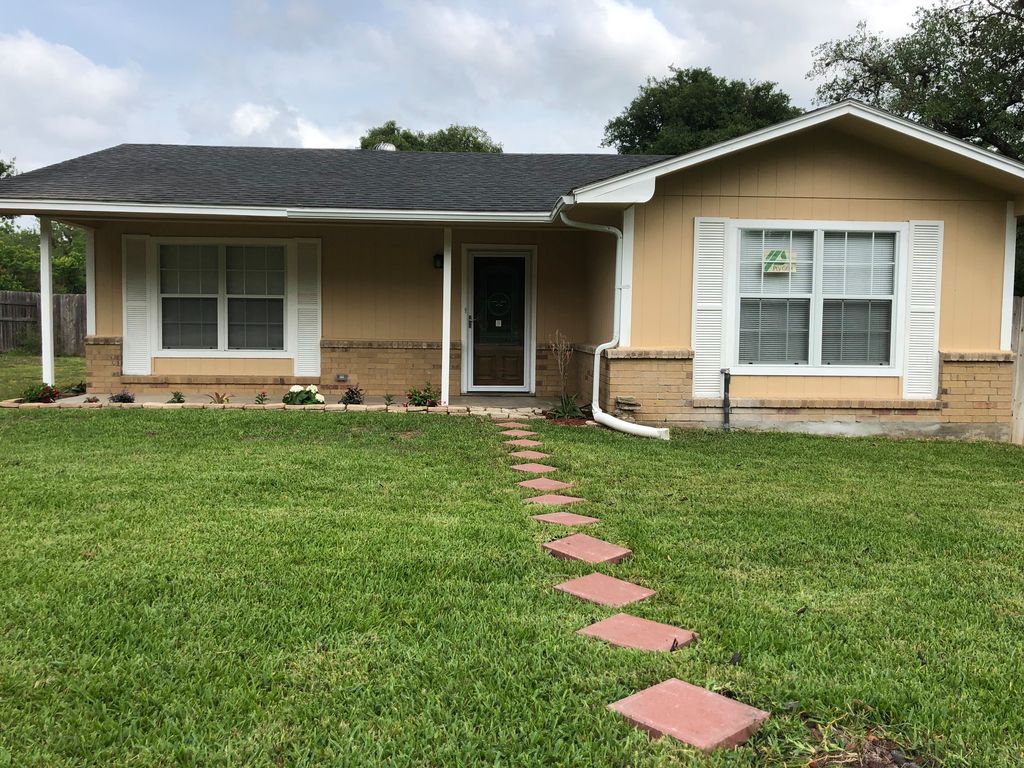 235 Davis Ave, Goliad, TX 77963 Trulia