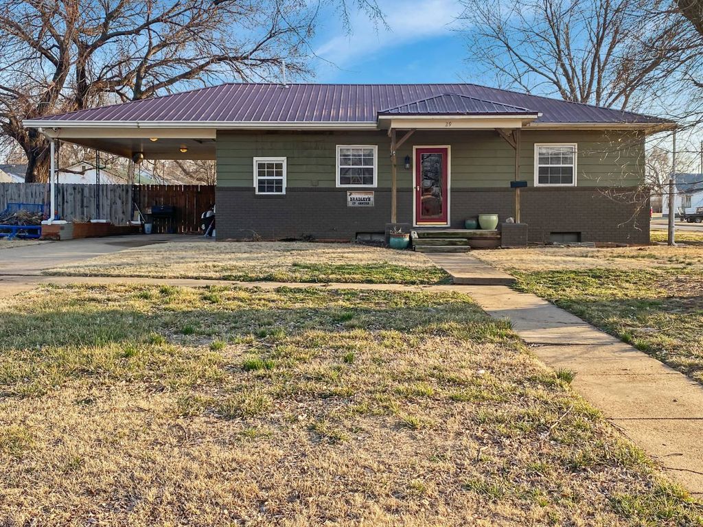 29 Center St, Alva, OK 73717