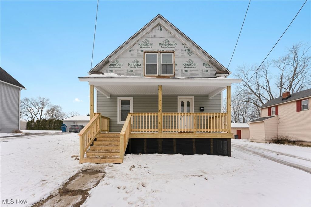 320 Jackson St, Hubbard, OH 44425