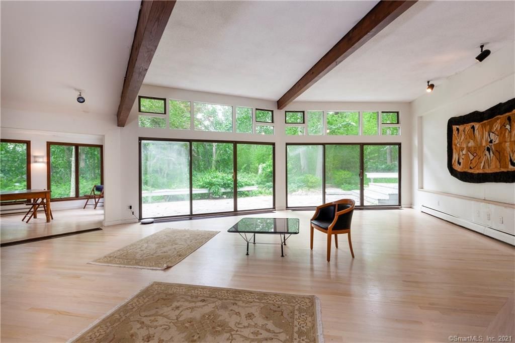 5 Taliar Ridge Rd, Guilford, CT 06437