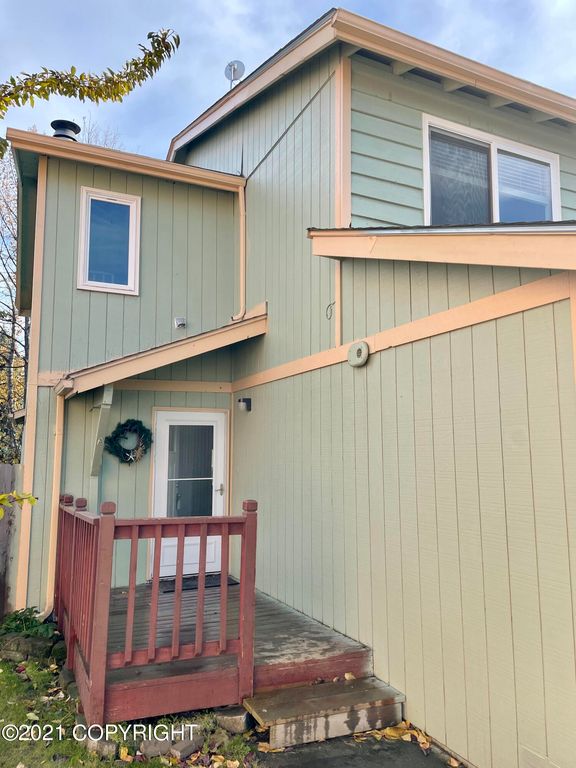 9121 Ticia Cir, Anchorage, AK 99502