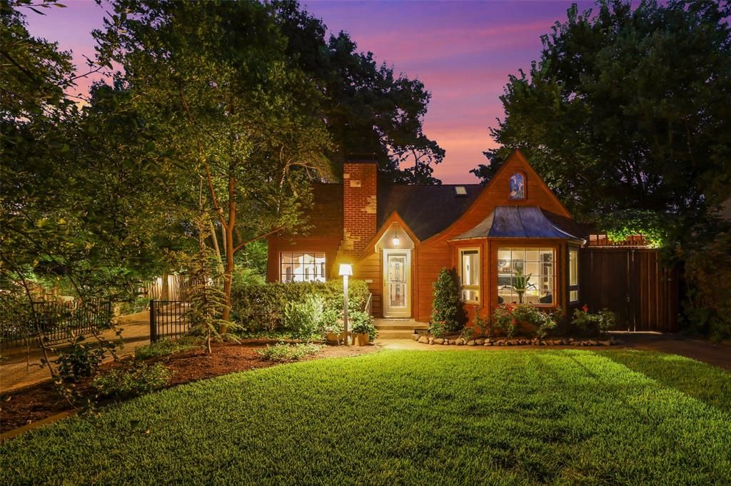 1234 Woodlawn Ave, Dallas, TX 75208