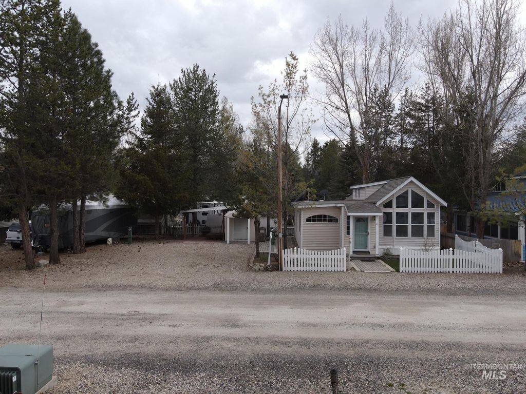 514 N  Sawyer St #A41 & A43, Cascade, ID 83611
