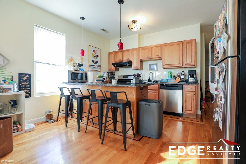 233 Boylston St #2, Brookline, MA 02445